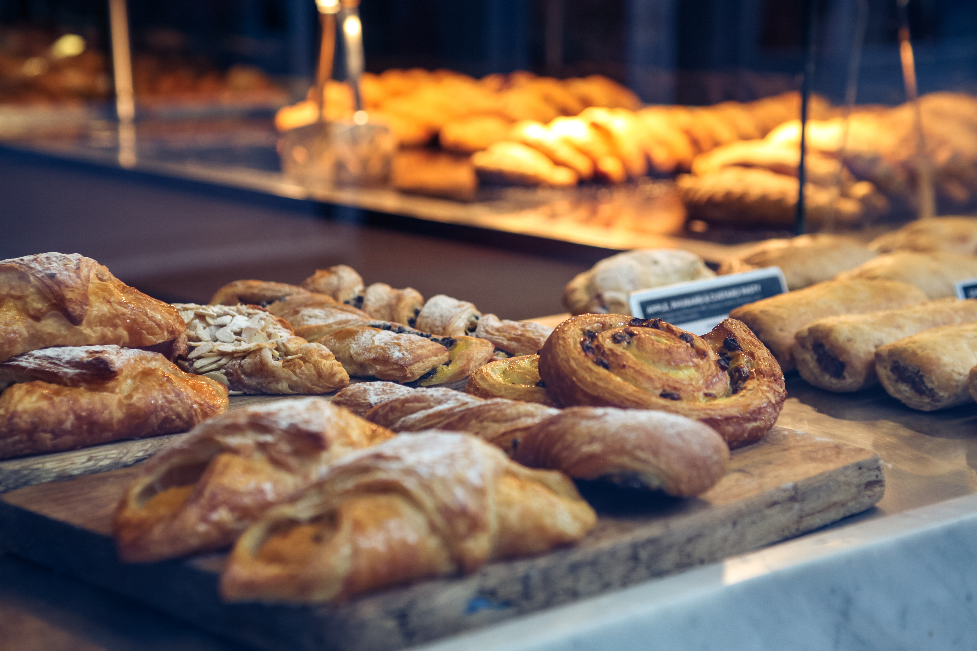 Gebäckauswahl in einer Bäckerei